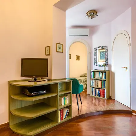 La Casa Di Bruno Bed & Breakfast 4*