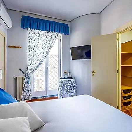 La Casa Di Bruno Bed & Breakfast 4*